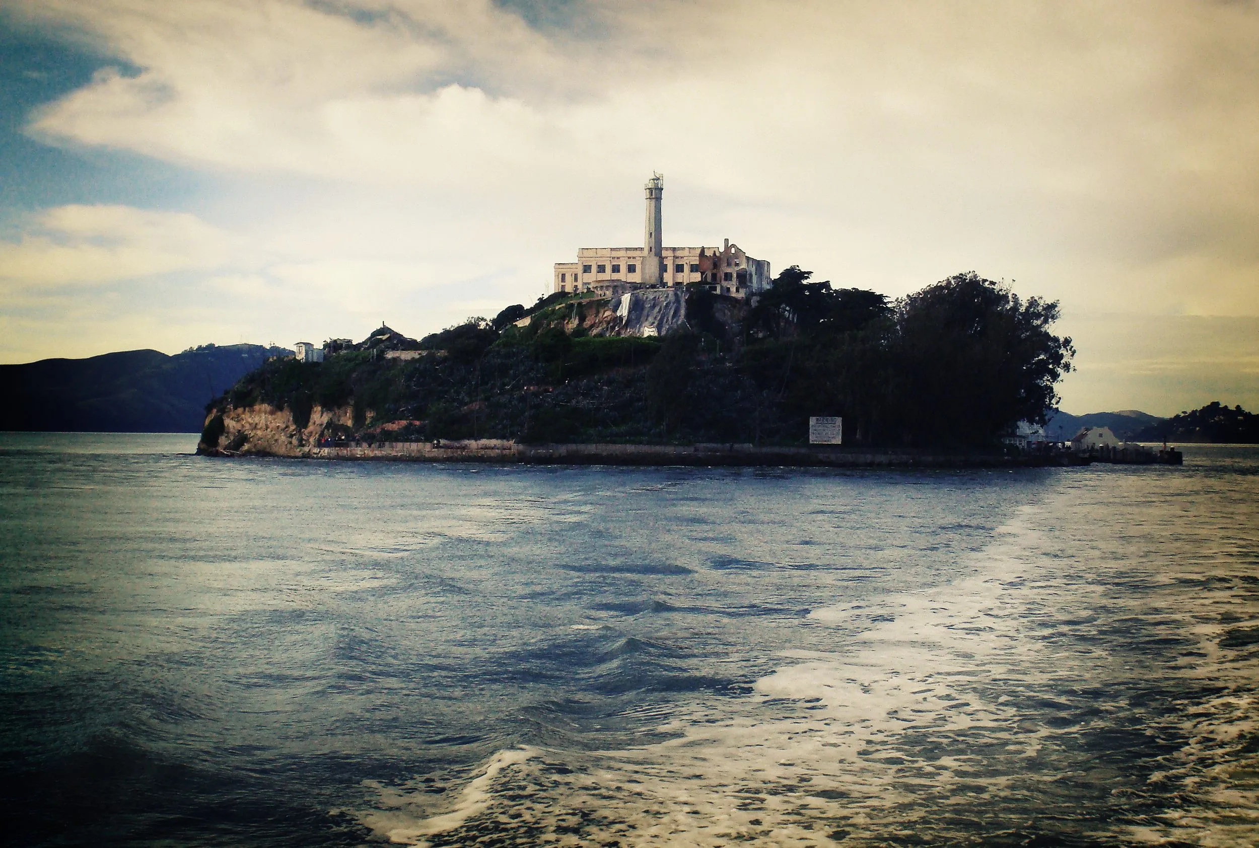 Urban photography by Selina Cheng, alcatraz